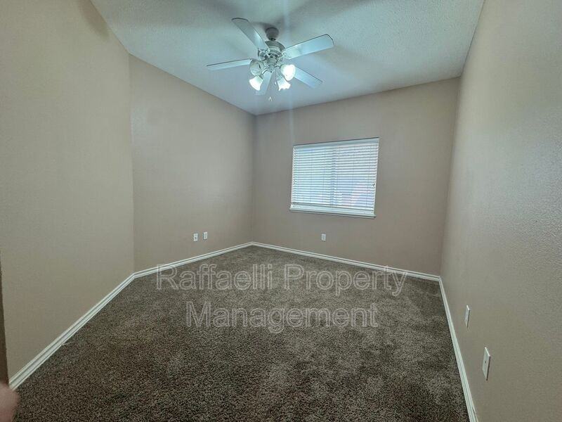 6 Fernwood Dr #B - Photo 5 of 9