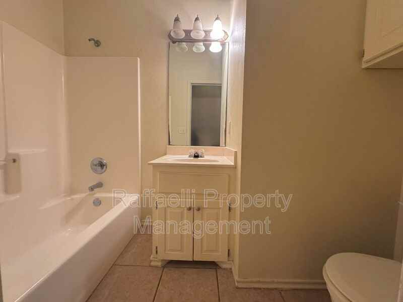 6 Fernwood Dr #B - Photo 7 of 9
