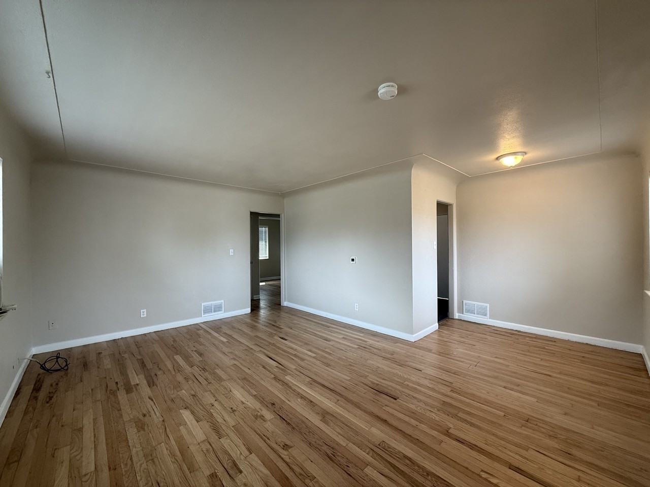 1920 Del Mar Pkwy - Photo 2 of 13