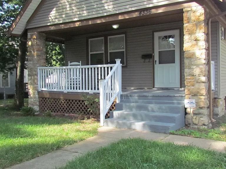 4336 Bell St - Photo 3 of 28