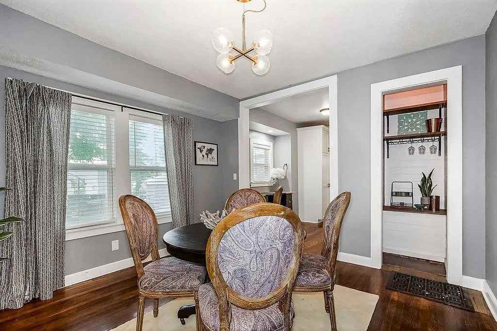 4336 Bell St - Photo 7 of 28