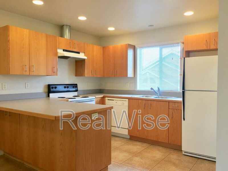 219 Nw 6th St #STE3 - Photo 3 of 16