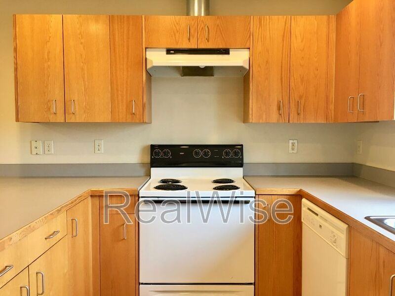 219 Nw 6th St #STE3 - Photo 4 of 16