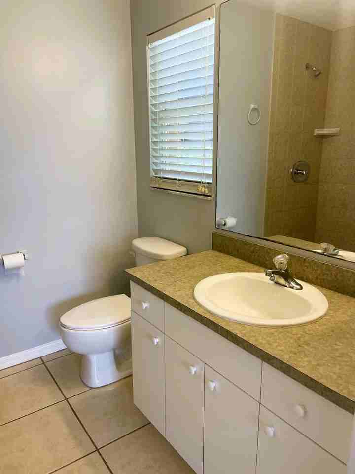 616 Se 9th St - Photo 6 of 8