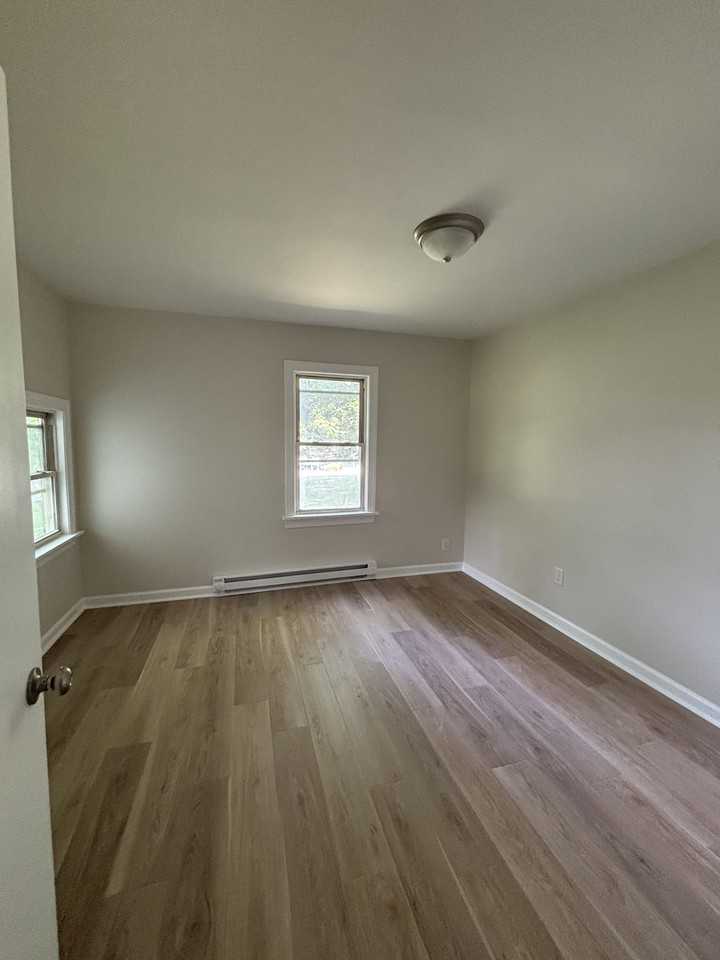 679 Lofton Rd - Photo 5 of 10
