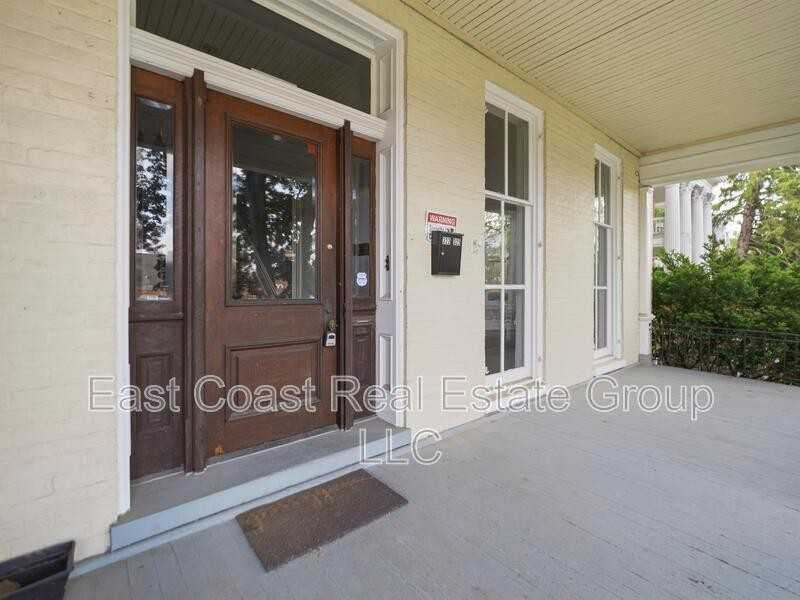 323 N Potomac St #2 - Photo 3 of 19