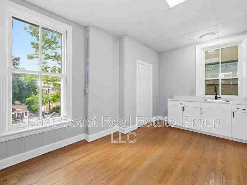 323 N Potomac St #3 - Photo 6 of 26