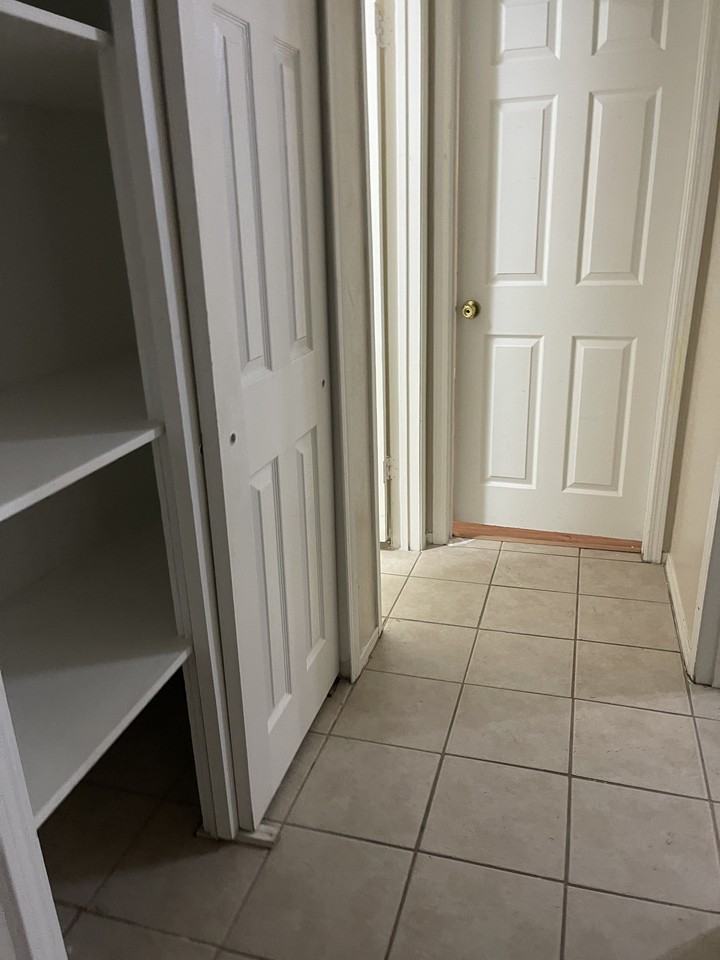 918 N Pueblo Dr #2 - Photo 5 of 9