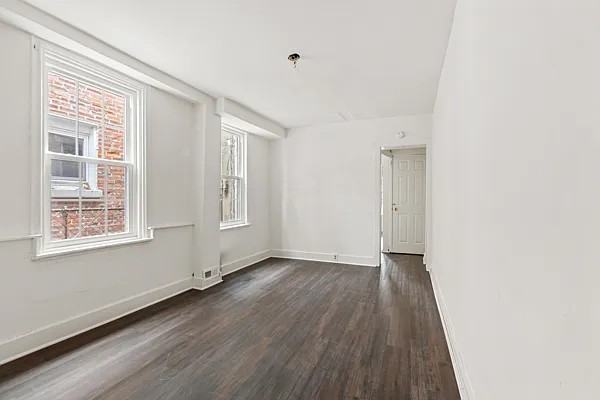 843 N Spruce St - Photo 3 of 13