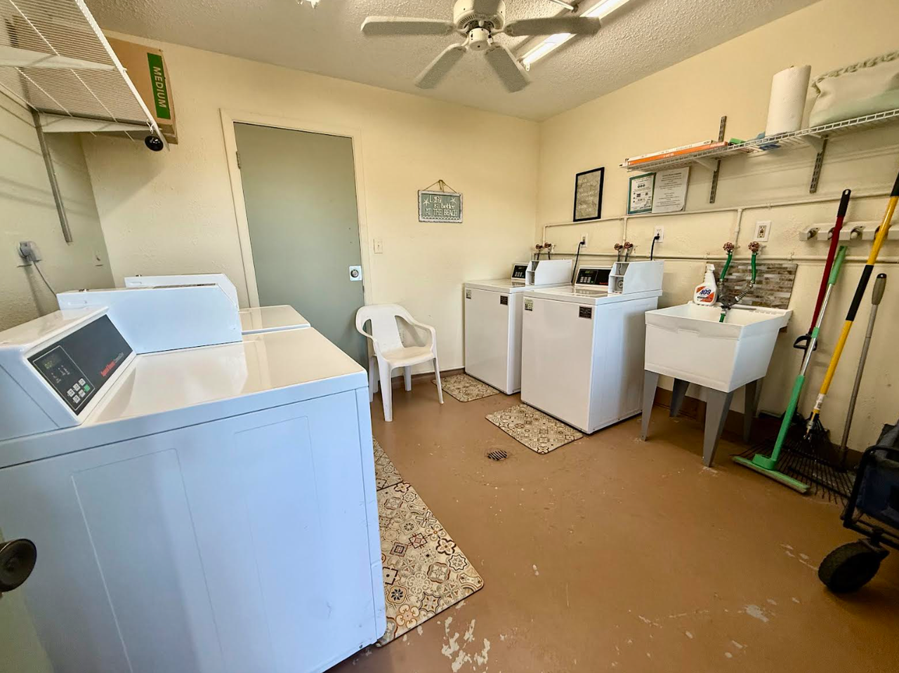 11700 Park Blvd #104 - Photo 4 of 21
