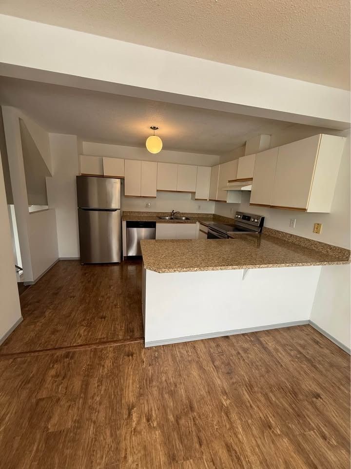 7602 176 St Nw - Photo 2 of 23