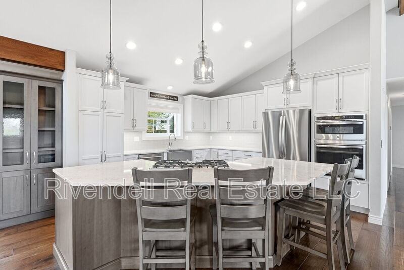 530 Allegheny Dr - Photo 2 of 19