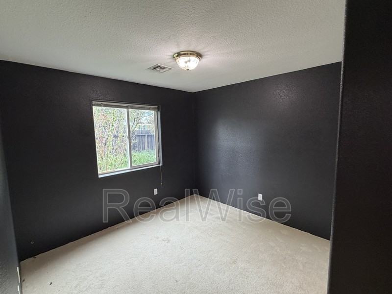 1951 Sw Betty Ln - Photo 6 of 10