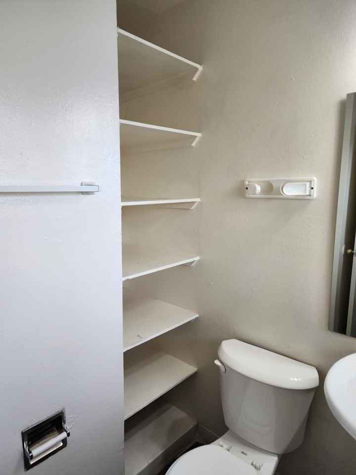 2535 W Highland Ave - Photo 5 of 8