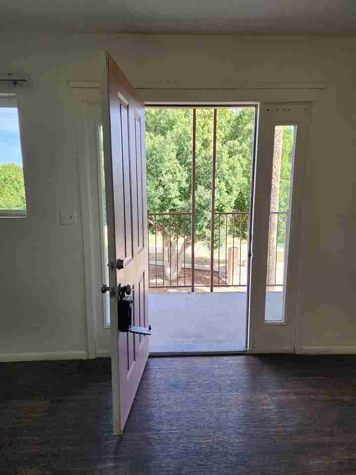 2535 W Highland Ave - Photo 6 of 8