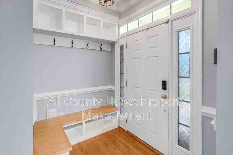 2729 Celestial Dr - Photo 3 of 43