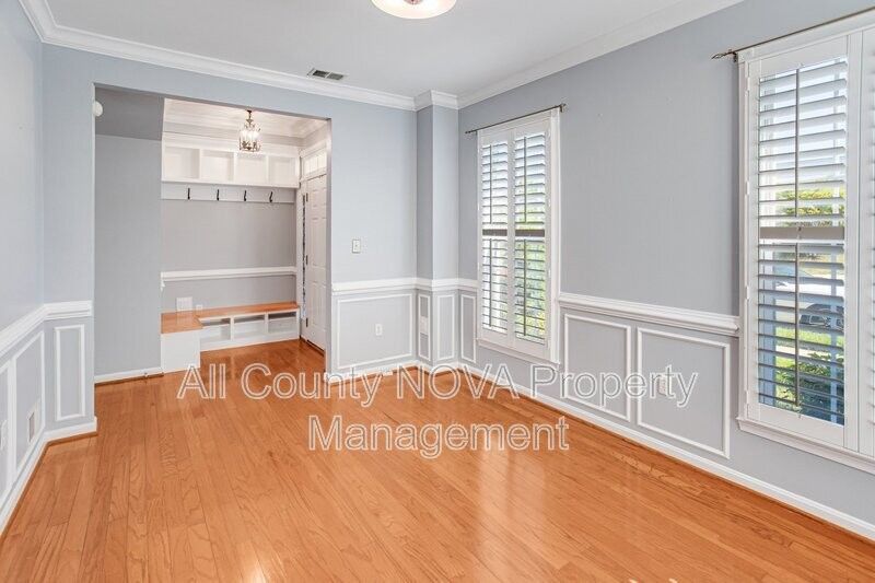 2729 Celestial Dr - Photo 5 of 43
