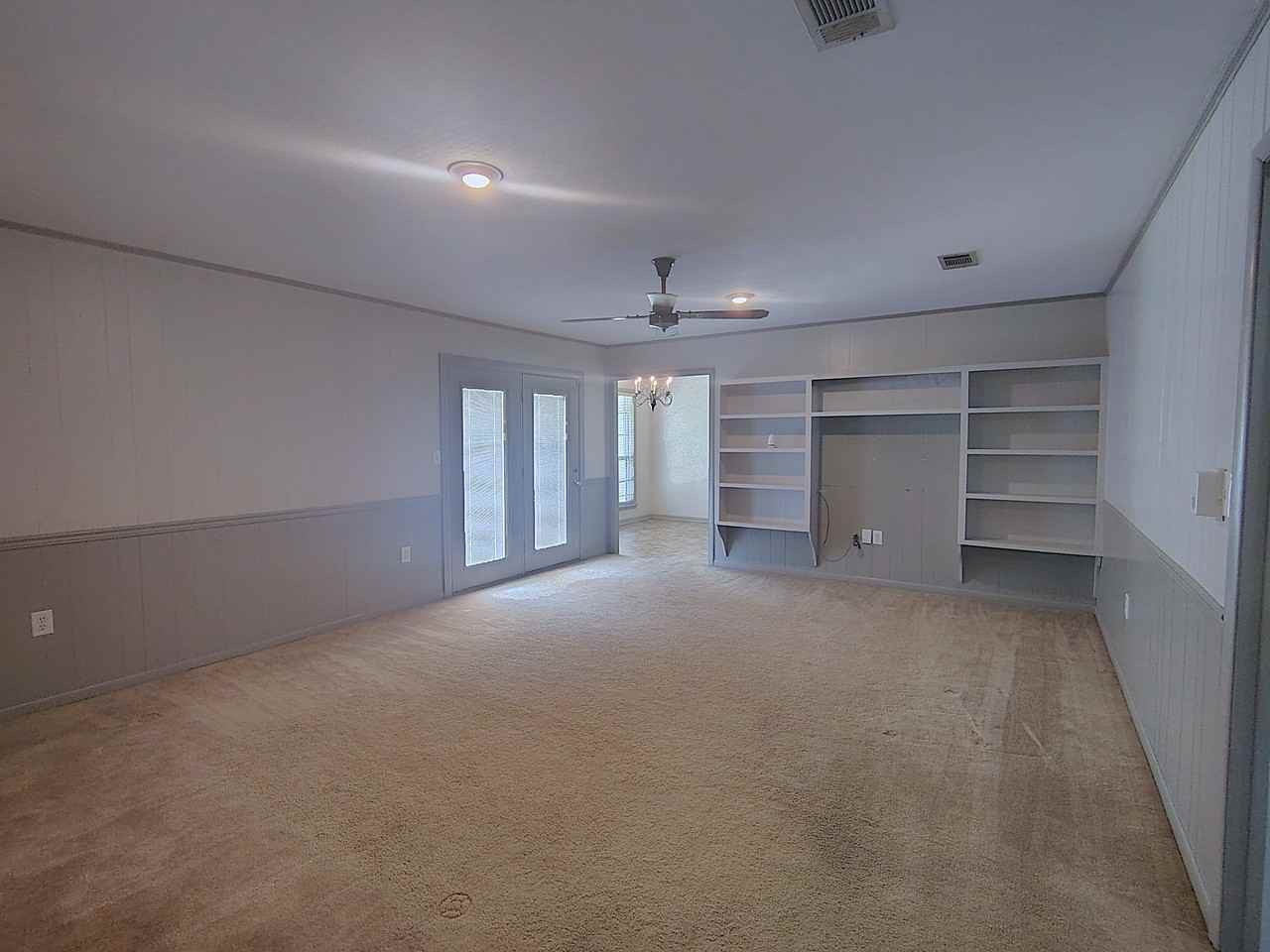 810 Ogilsvie St - Photo 5 of 20