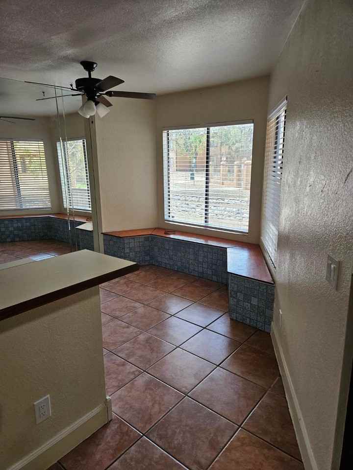 5664 S Wood Crest Dr - Photo 5 of 14