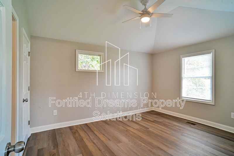 4049 Wood Ave - Photo 4 of 20