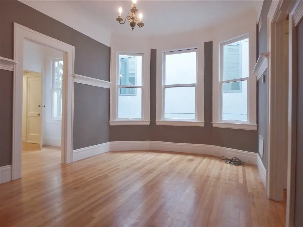 1856 Green St - Photo 4 of 10