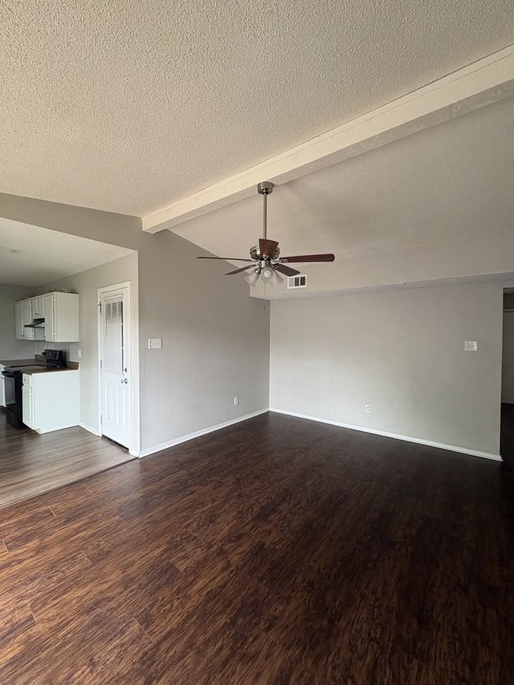 5 Foxboro Ct - Photo 6 of 23