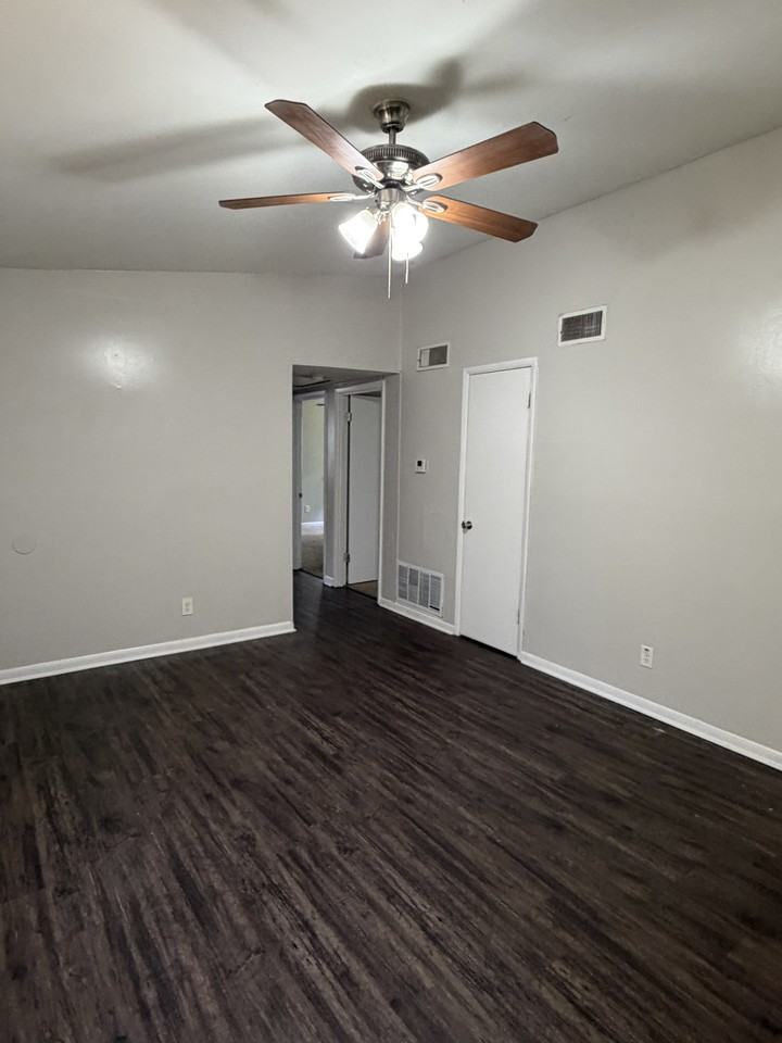 7 Harrow Dr - Photo 5 of 17