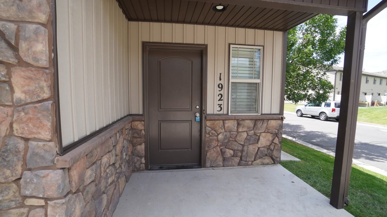1923 Nw - Photo 3 of 24