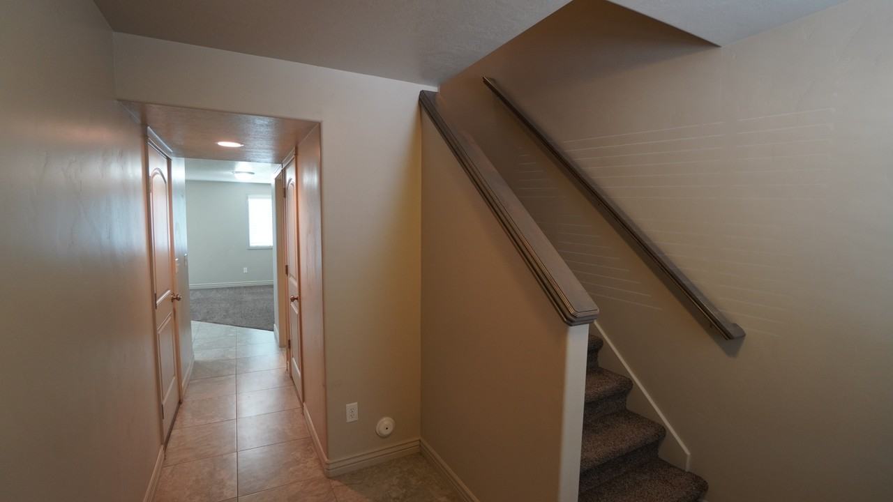 1923 Nw - Photo 4 of 24