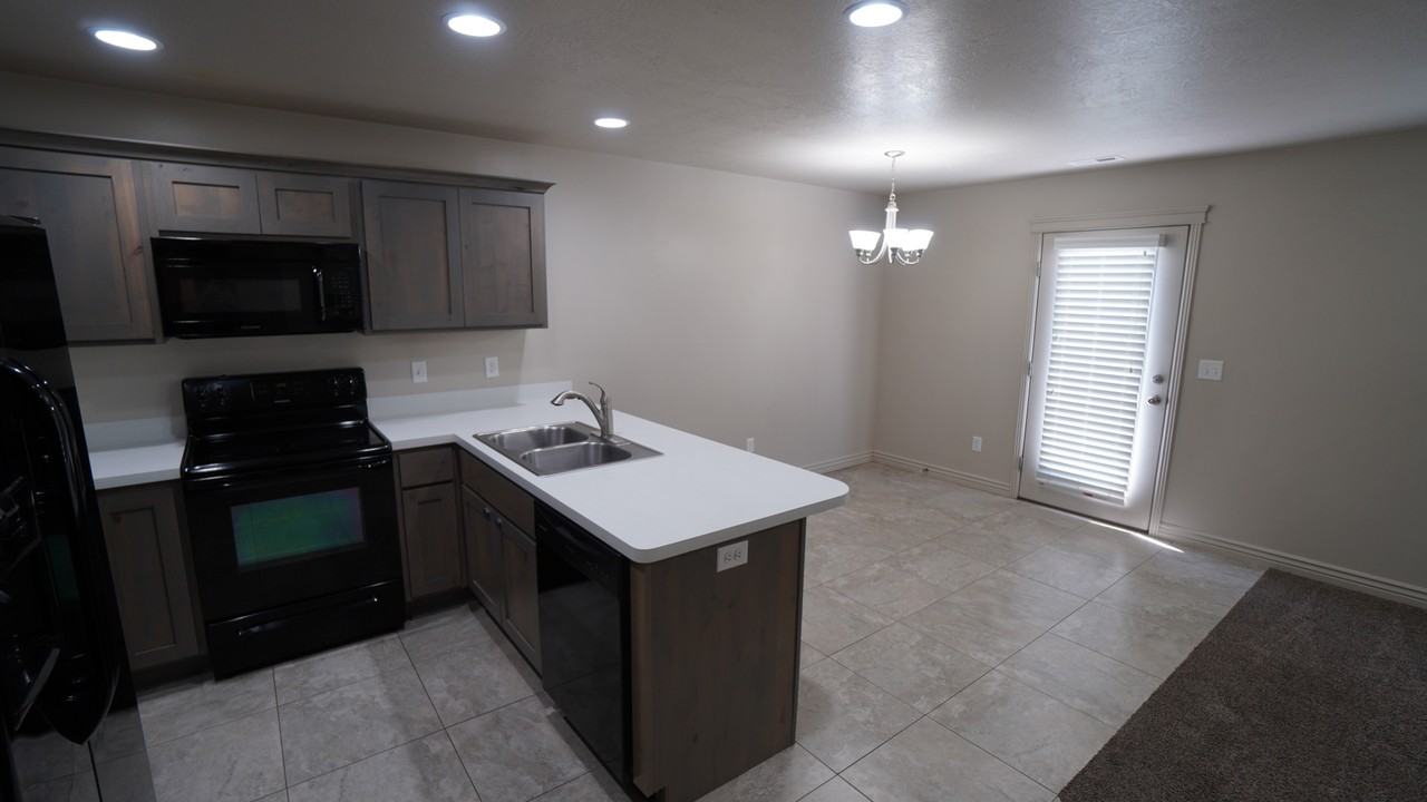 1923 Nw - Photo 5 of 24