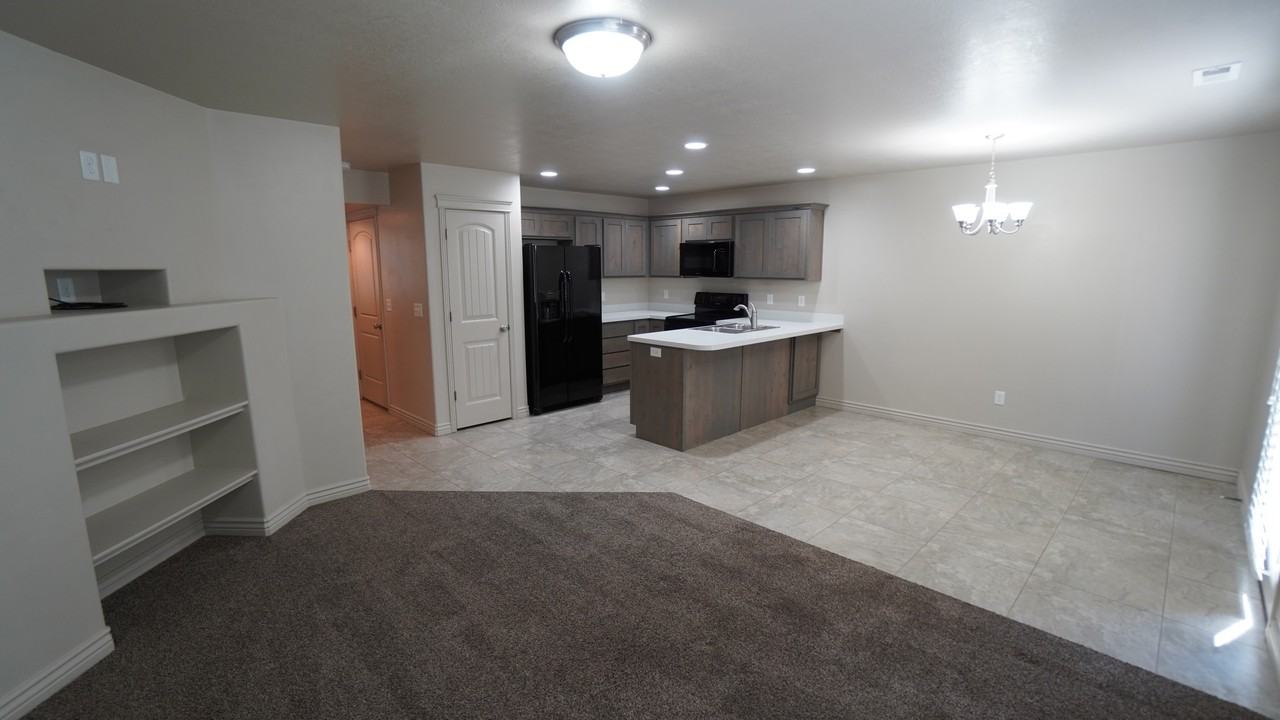 1923 Nw - Photo 6 of 24