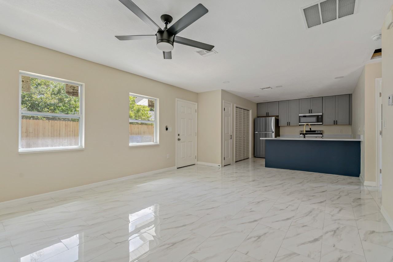 2851 Green Acres Ave #B - Photo 4 of 17