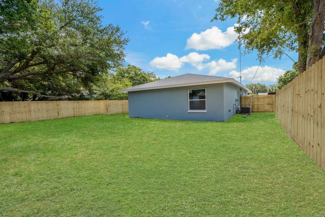 2851 Green Acres Ave #B - Photo 6 of 17