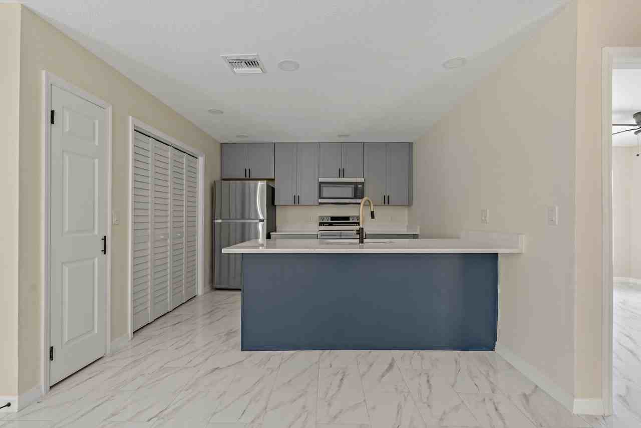 2851 Green Acres Ave #B - Photo 7 of 17