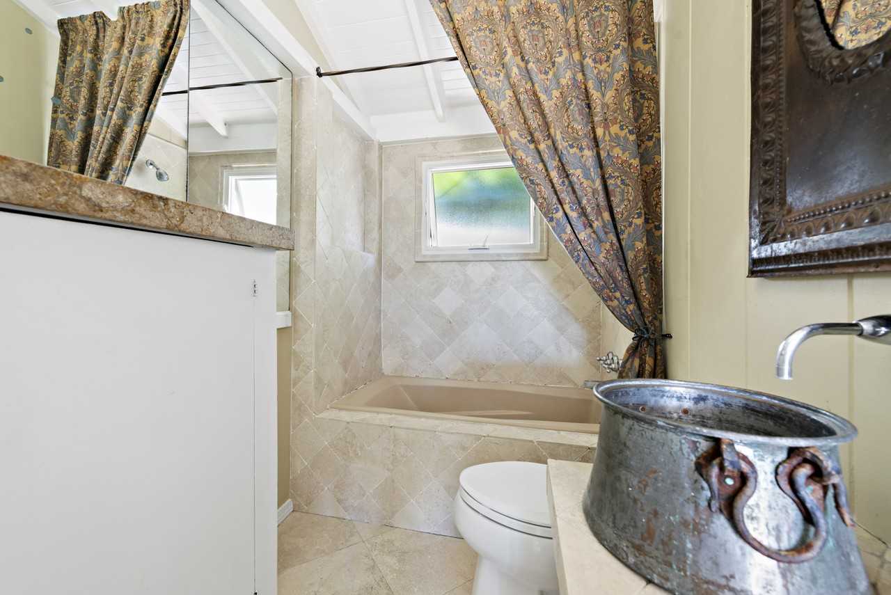 350 Oak St - Photo 7 of 8