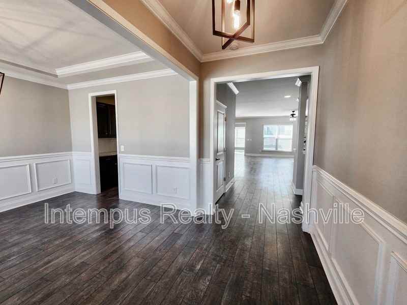 1005 Maleventum Way - Photo 4 of 50