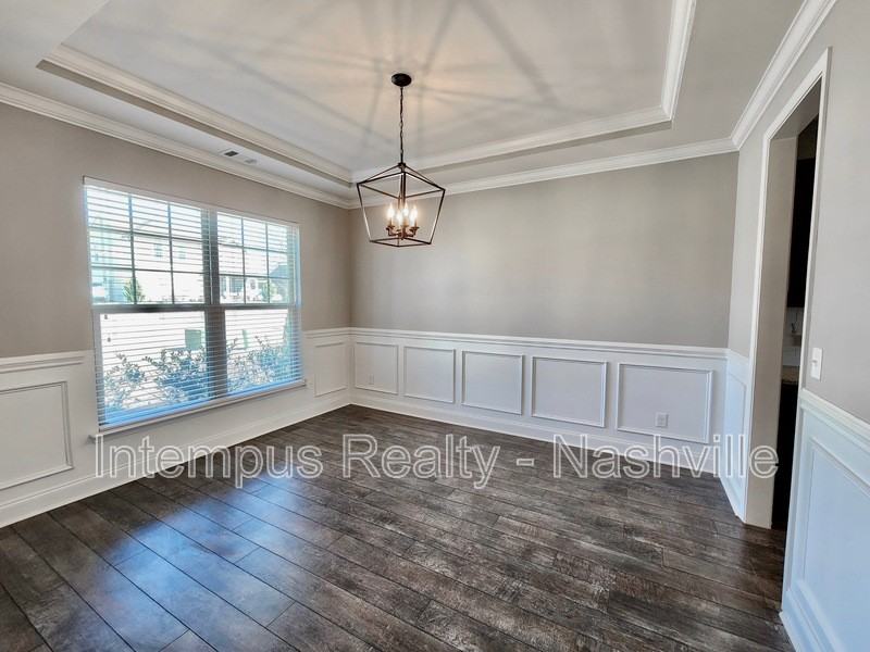 1005 Maleventum Way - Photo 5 of 50