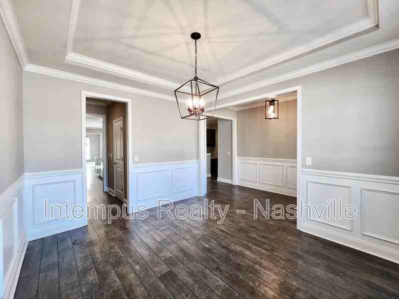 1005 Maleventum Way - Photo 7 of 50