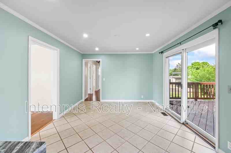 7020 Bonnamere Dr - Photo 7 of 32