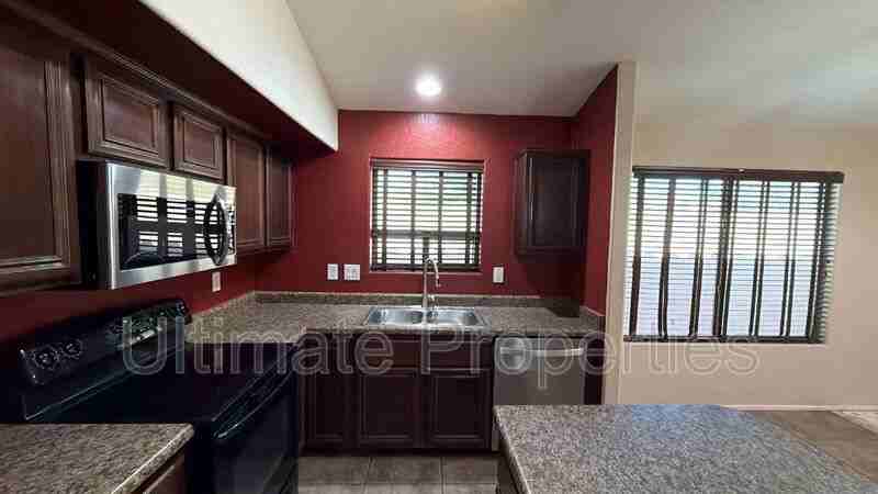 9856 W Salter Dr - Photo 3 of 10