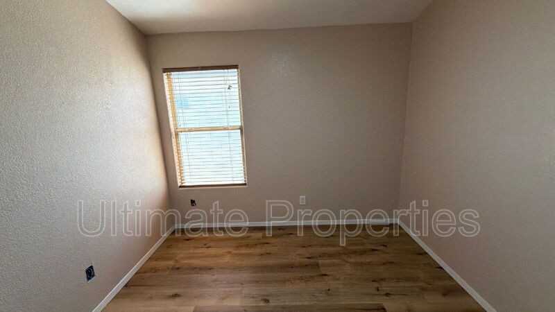 9856 W Salter Dr - Photo 5 of 10