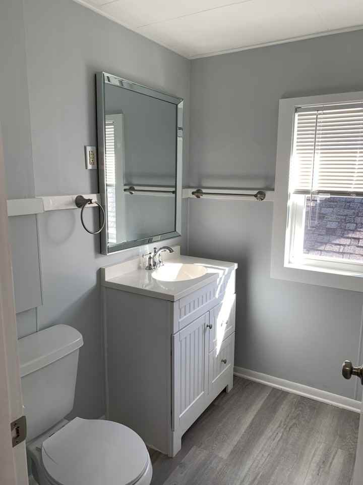 921 Court St - Photo 7 of 8