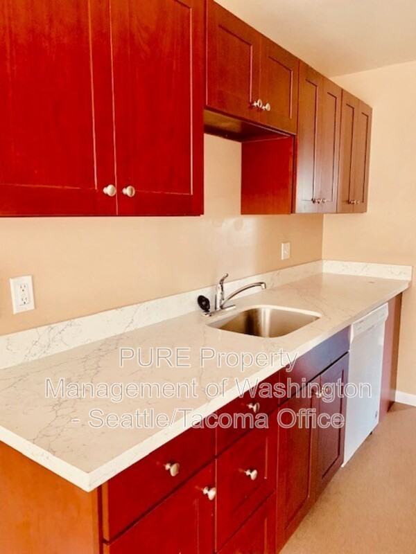 7919 35th Ave Sw #103 - Photo 5 of 13