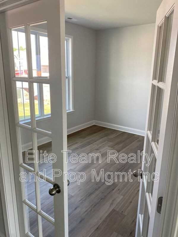 5072 Moselle Ave - Photo 5 of 17