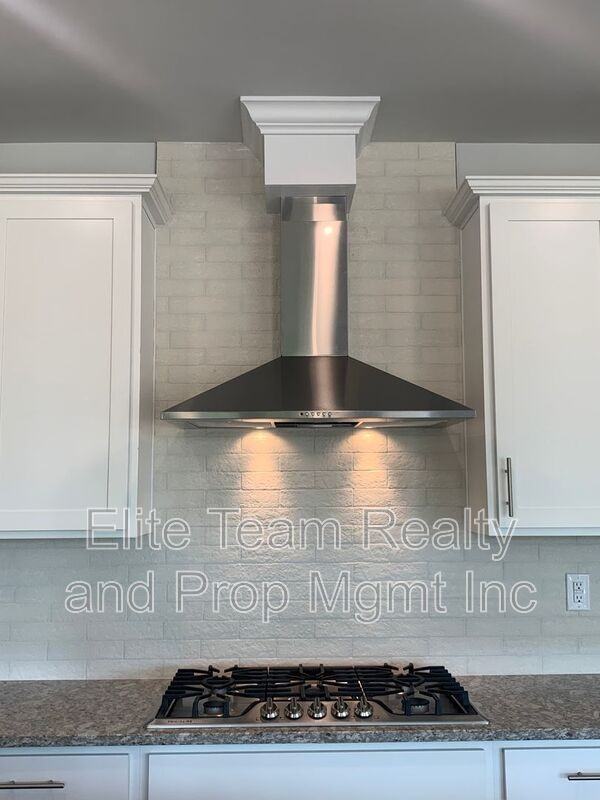 5072 Moselle Ave - Photo 7 of 17