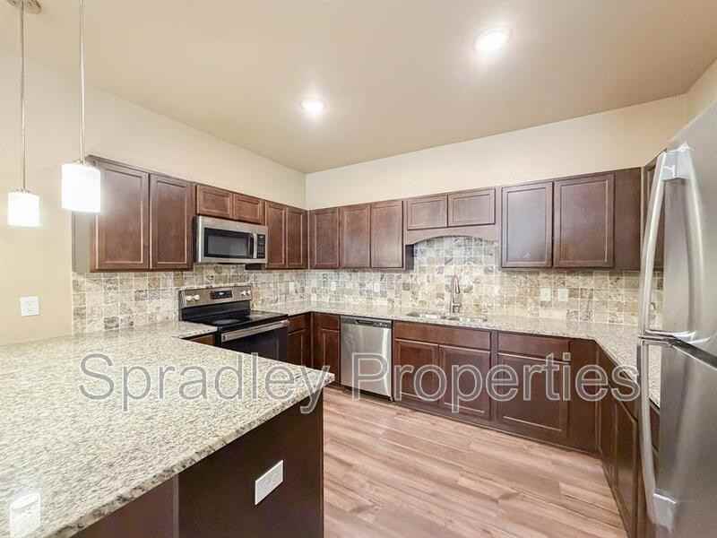 1045 Hibiscus Unit A - Photo 6 of 18