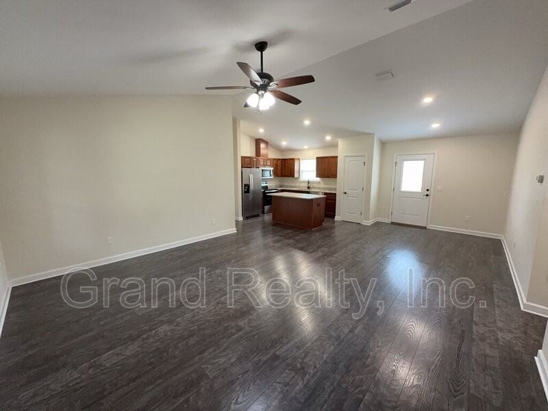 4025 Brittany Ln - Photo 2 of 19