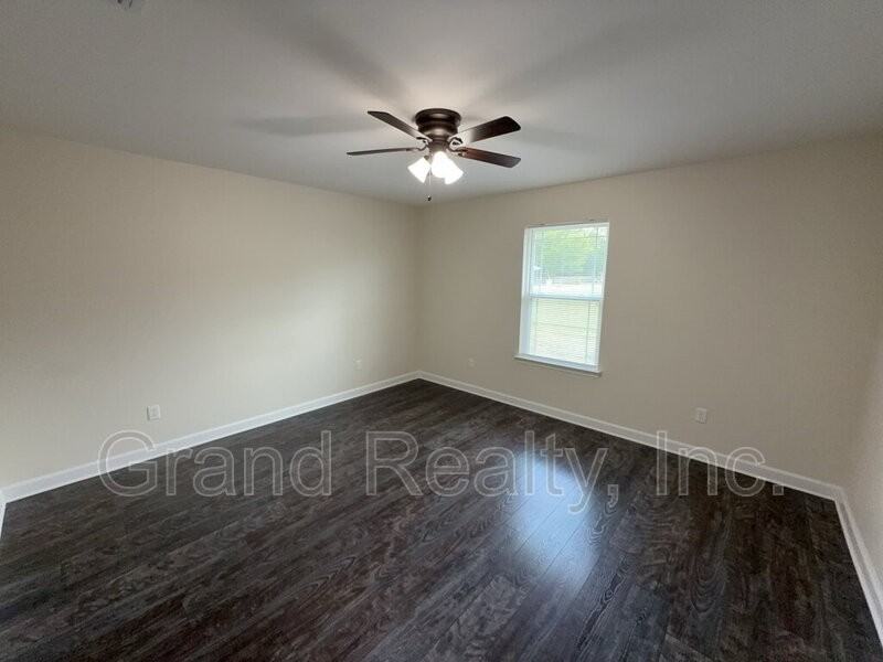 4025 Brittany Ln - Photo 7 of 19
