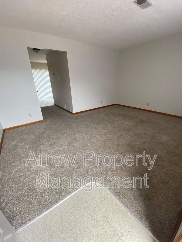 1226 S Jackson St - Photo 2 of 14