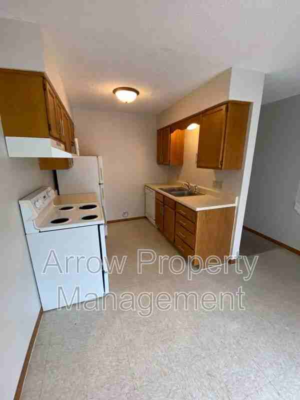 1226 S Jackson St - Photo 5 of 14